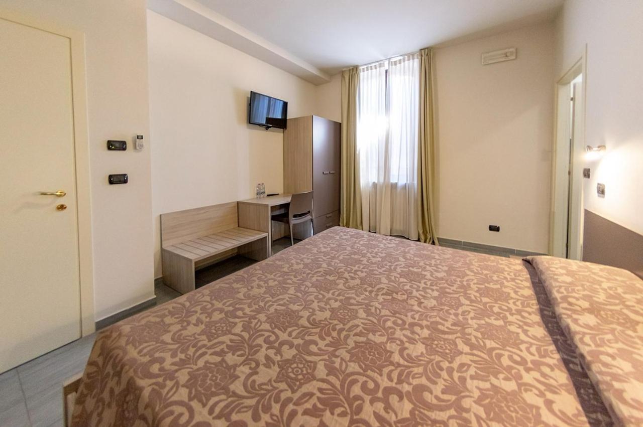 La Vecchia Tramvia Hotel Castiglione Delle Stiviere Exterior foto