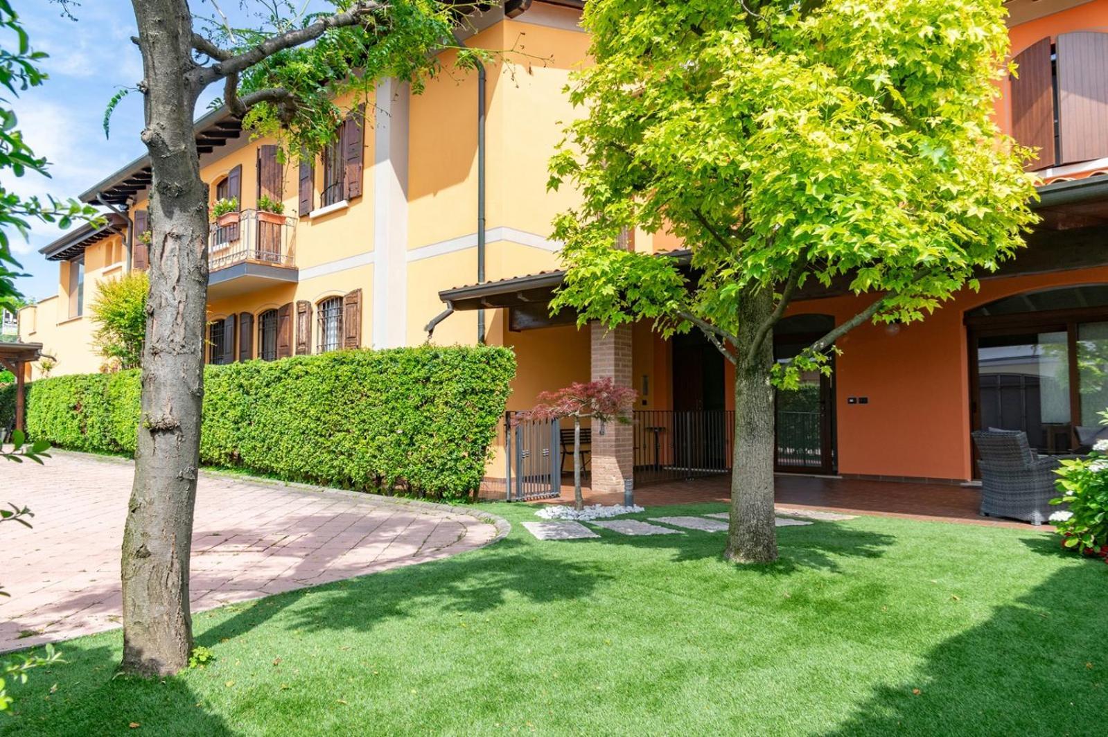 La Vecchia Tramvia Hotel Castiglione Delle Stiviere Exterior foto